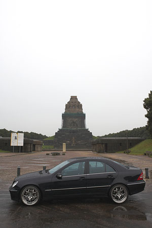 benz-vs-denkmal.jpg